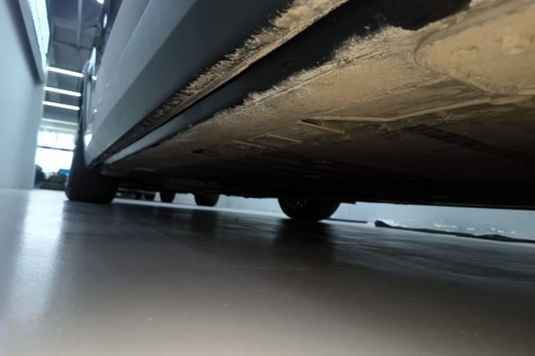 Used Nio ES8 2022 100 kWh Six-Seater Version Right Side Sill