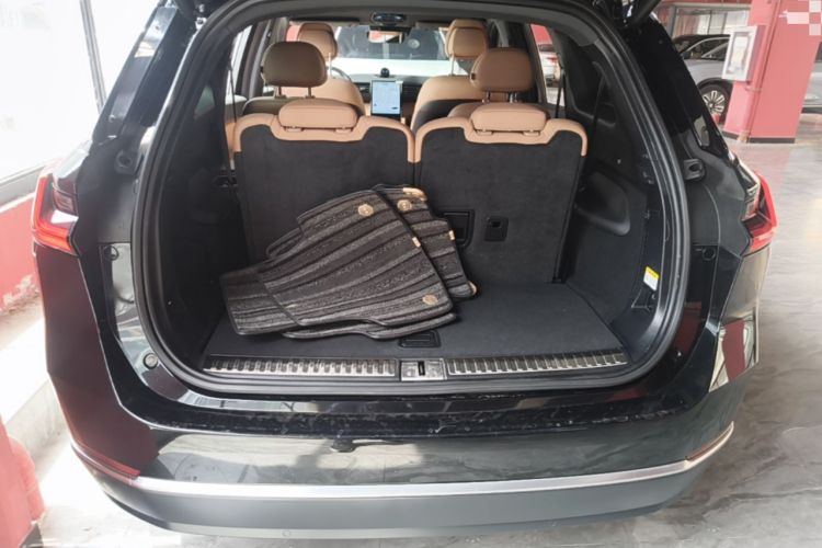 Used Nio ES8 2022 100 kWh Six-Seater Version Trunk