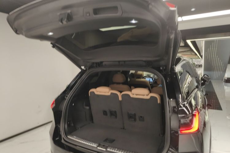 Used Nio ES8 2022 75 kWh Six-Seater Version Trunk