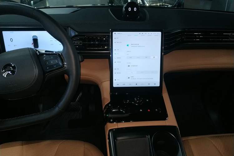 Used Nio ES8 2022 75 kWh 7-Seater Version Audio And AC Panel