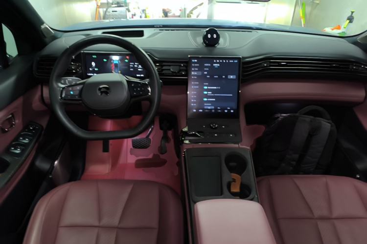 Used Nio ES8 2022 100kWh Signature Edition Six-Seater Center Console