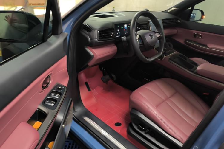 Used Nio ES8 2022 100kWh Signature Edition Six-Seater Driver Seat