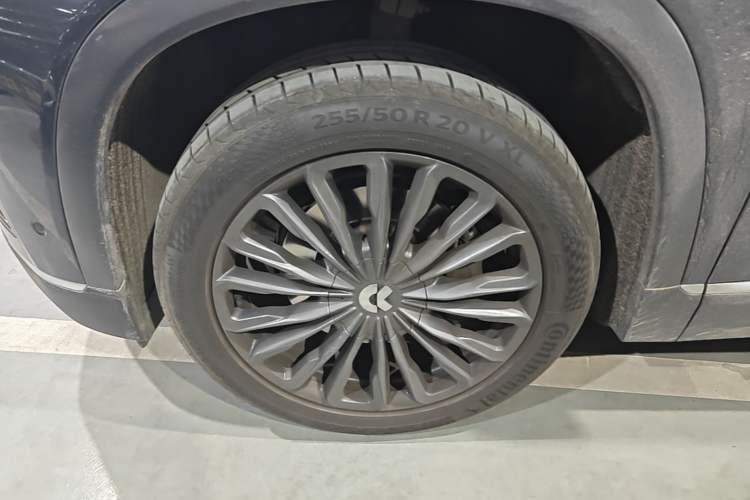 Used Nio ES8 2022 75 kWh Six-Seater Version Exterior 4