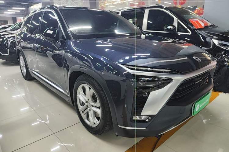 Used Nio ES8 2022 75 kWh Six-Seater Version Front Right 45 Deg