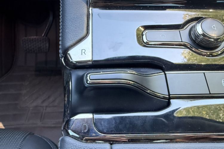Used Nio ES8 2022 100 kWh Six-Seater Version Gear Lever