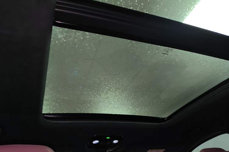 Used Nio ES8 2022 100kWh Signature Edition Six-Seater Headliner