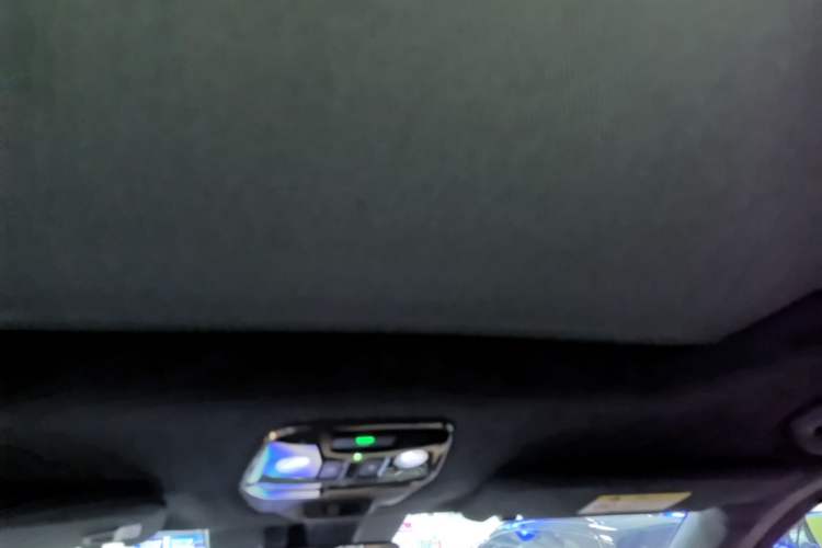 Used Nio ES8 2022 75 kWh Six-Seater Version Headliner