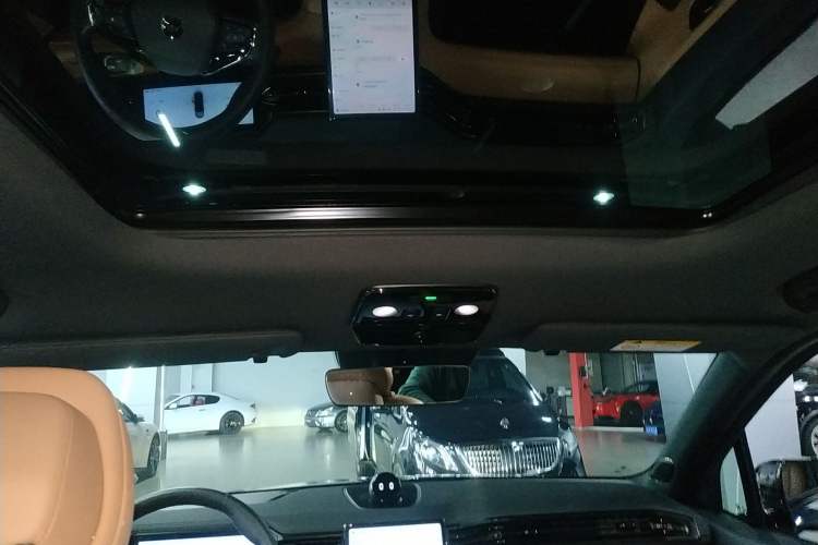 Used Nio ES8 2022 75 kWh 7-Seater Version Headliner