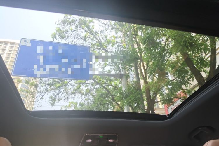 Used Nio ES8 2022 100 kWh Six-Seater Version Headliner
