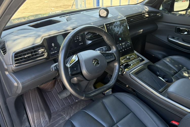 Used Nio ES8 2022 100 kWh Six-Seater Version Interior 1
