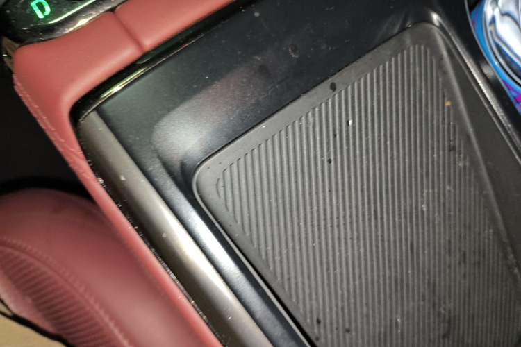 Used Nio ES8 2022 100kWh Flagship Edition Six-Seater Interior 1