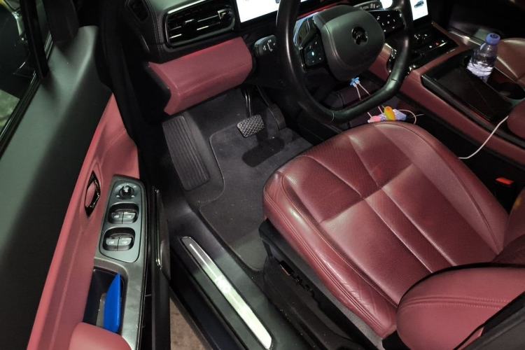 Used Nio ES8 2022 100kWh Flagship Edition Six-Seater Interior 3