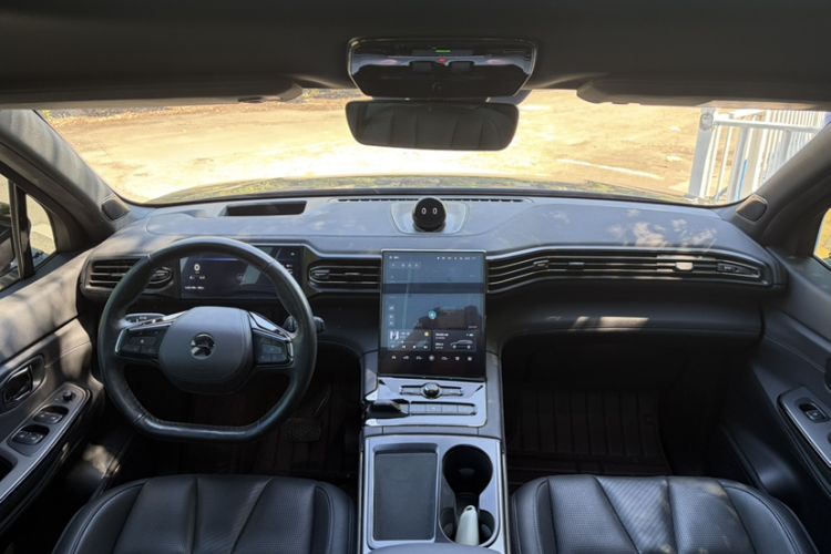 Used Nio ES8 2022 100 kWh Six-Seater Version Interior 6