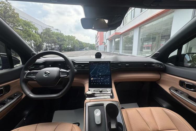 Used Nio ES8 2022 75 kWh 7-Seater Version Interior 8