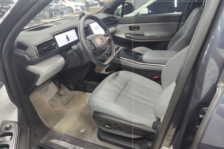 Used Nio ES8 2022 75 kWh Six-Seater Version Left Front Seat