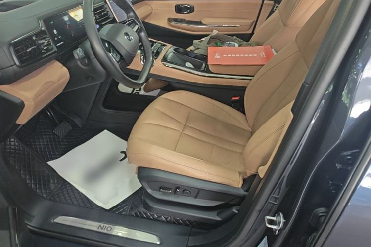 Used Nio ES8 2022 75 kWh 7-Seater Version Left Front Seat