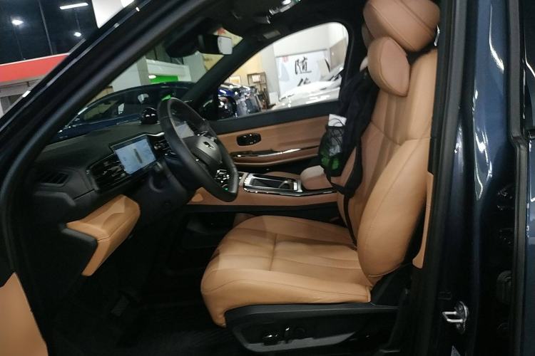 Used Nio ES8 2022 75 kWh 7-Seater Version Left Front Seat