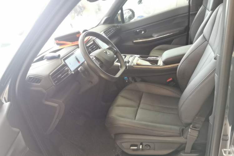Used Nio ES8 2022 100 kWh Six-Seater Version Left Front Seat