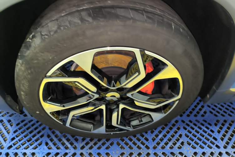Used Nio ES8 2022 100kWh Signature Edition Six-Seater Left Front Wheel Hub