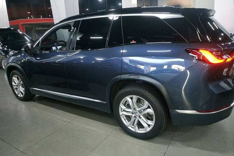 Used Nio ES8 2022 75 kWh 7-Seater Version Left Side