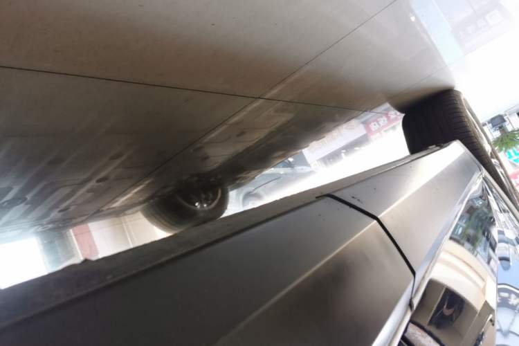 Used Nio ES8 2022 100 kWh Six-Seater Version Left Side Sill