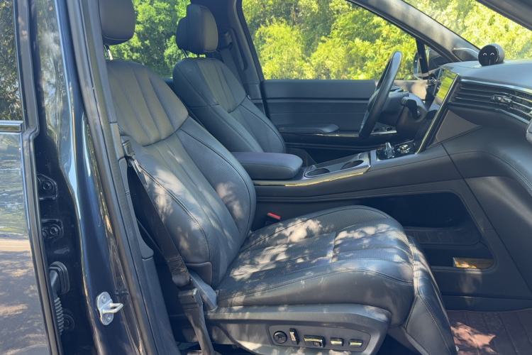 Used Nio ES8 2022 100 kWh Six-Seater Version Right Front Seat