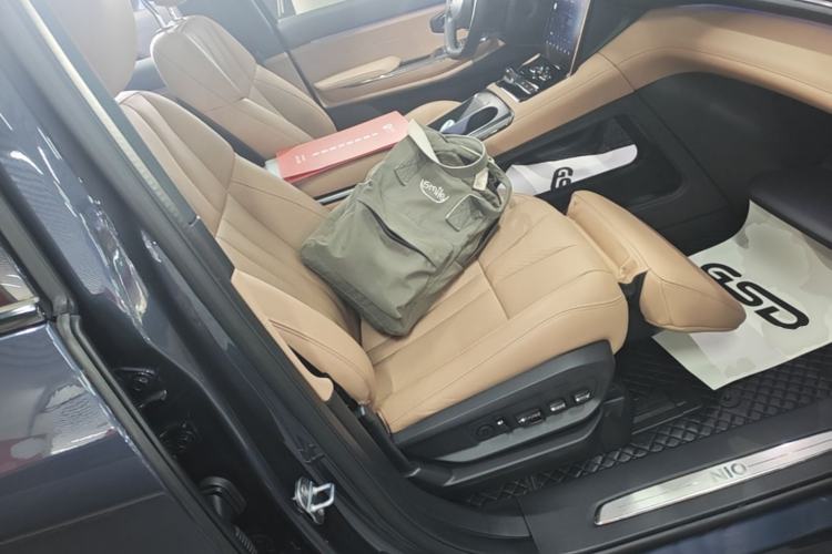 Used Nio ES8 2022 75 kWh 7-Seater Version Right Front Seat