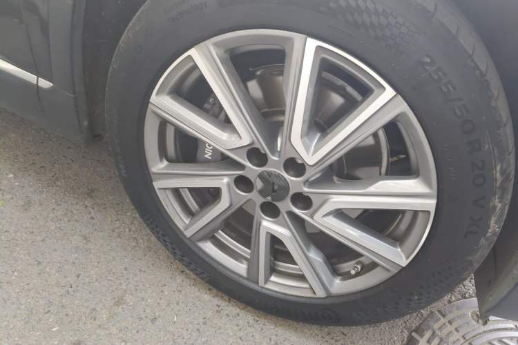 Used Nio ES8 2022 100 kWh Six-Seater Version Right Front Wheel Hub