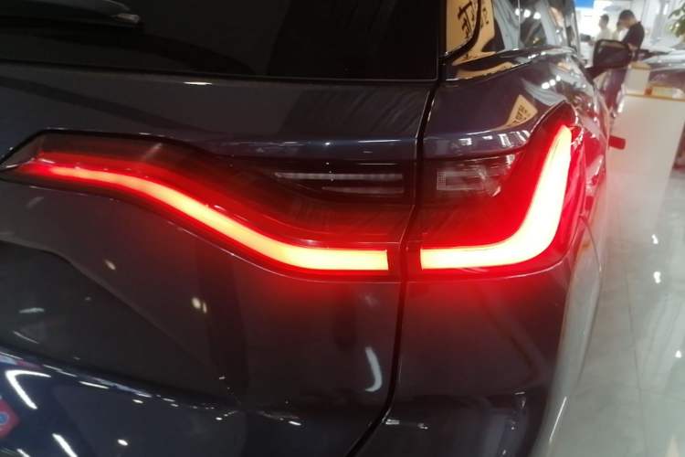 Used Nio ES8 2022 100 kWh Six-Seater Version Right Rear Taillight