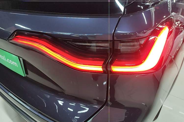 Used Nio ES8 2022 75 kWh Six-Seater Version Right Rear Taillight