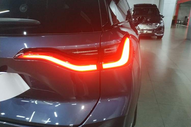 Used Nio ES8 2022 75 kWh 7-Seater Version Right Rear Taillight