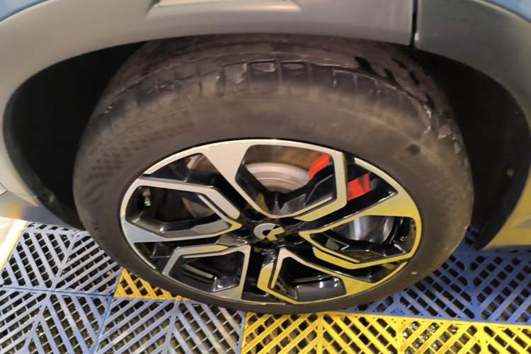 Used Nio ES8 2022 100kWh Signature Edition Six-Seater Right Rear Wheel Hub