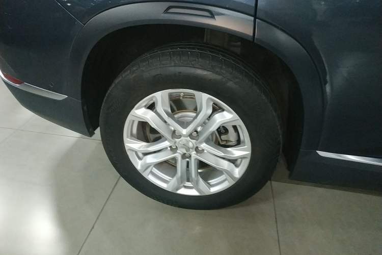 Used Nio ES8 2022 75 kWh 7-Seater Version Right Rear Wheel Hub