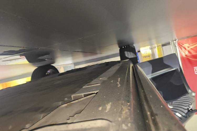 Used Nio ES8 2022 75 kWh 7-Seater Version Right Side Sill