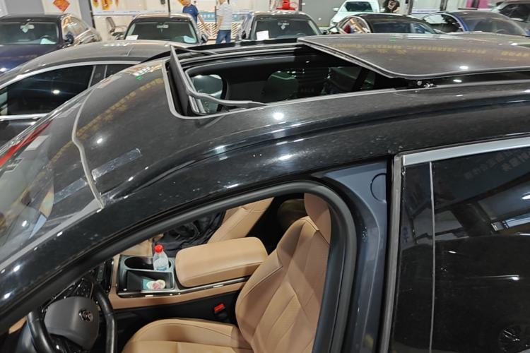 Used Nio ES8 2022 75 kWh Six-Seater Version Roof