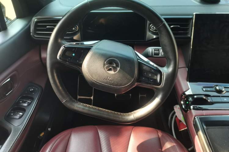 Used Nio ES8 2022 75 kWh Flagship Version Six Seats Steering Wheel