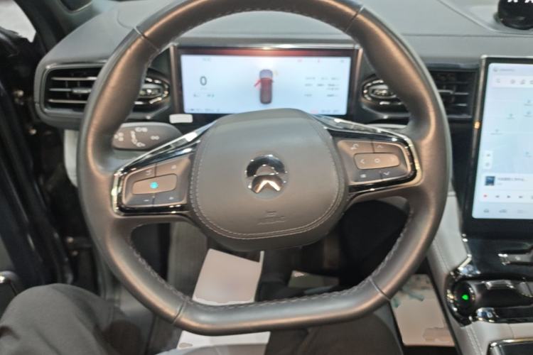 Used Nio ES8 2022 75 kWh 7-Seater Version Steering Wheel