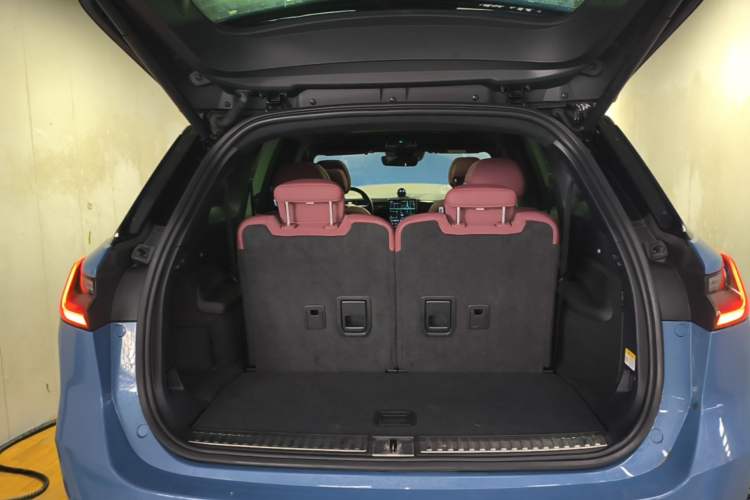 Used Nio ES8 2022 100kWh Signature Edition Six-Seater Trunk