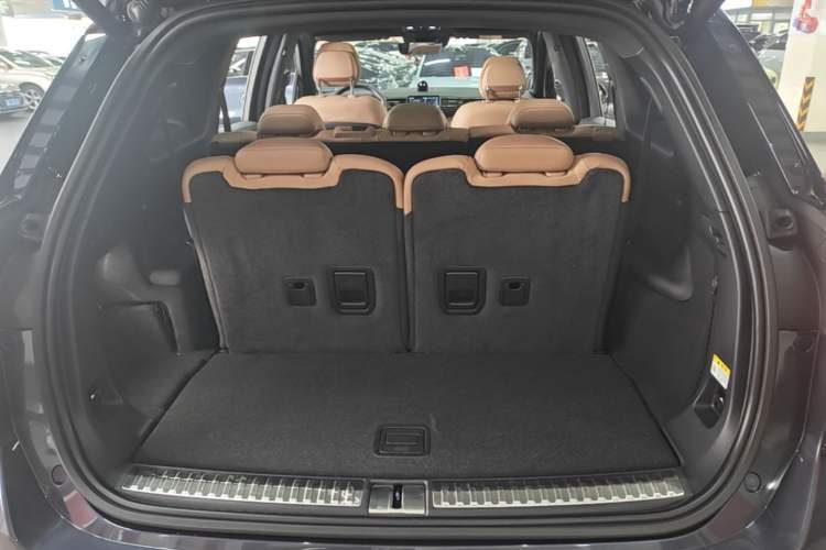 Used Nio ES8 2022 75 kWh 7-Seater Version Trunk