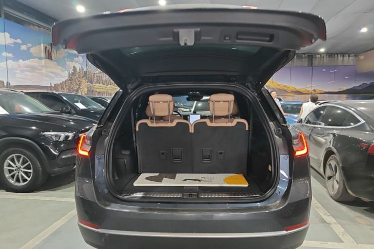 Used Nio ES8 2022 75 kWh Six-Seater Version Trunk