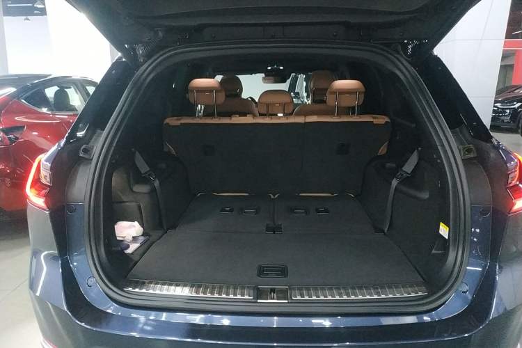 Used Nio ES8 2022 75 kWh 7-Seater Version Trunk