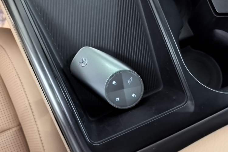 Used Nio ES8 2022 75 kWh Six-Seater Version Vehicle Key