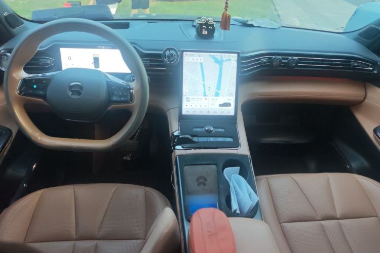 Used Nio ES8 2022 100 kWh Six-Seater Version Center Console