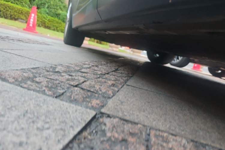 Used Nio ES8 2022 100 kWh Six-Seater Version Chassis Rear Left