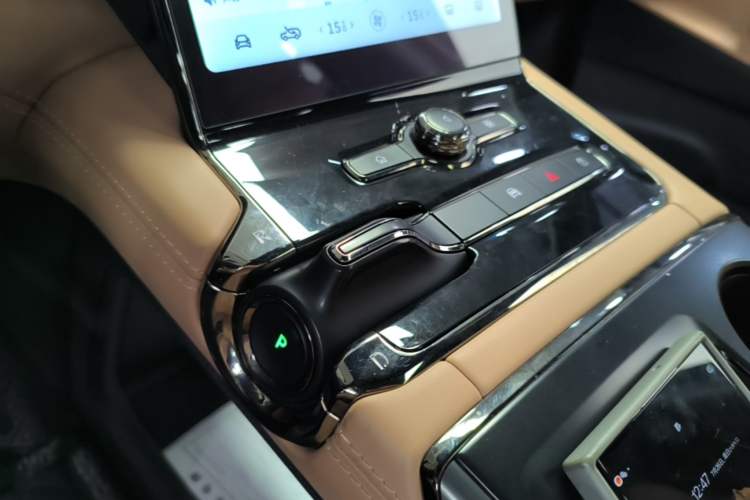 Used Nio ES8 2022 75 kWh Six-Seater Version Gear Lever