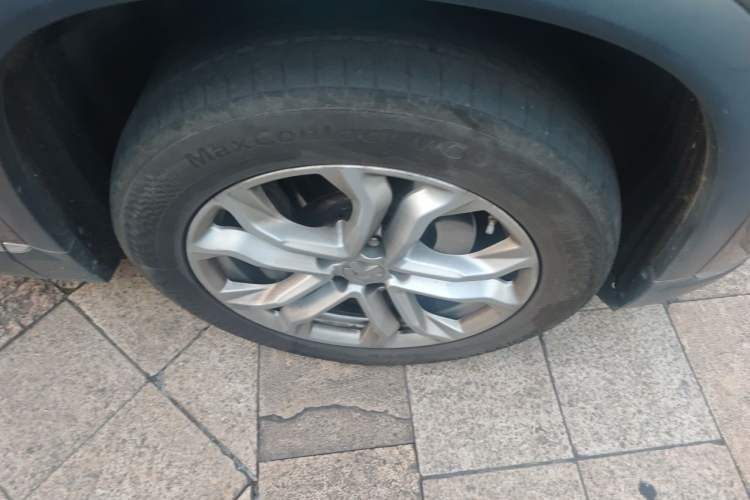 Used Nio ES8 2022 100 kWh Six-Seater Version Right Front Wheel Hub