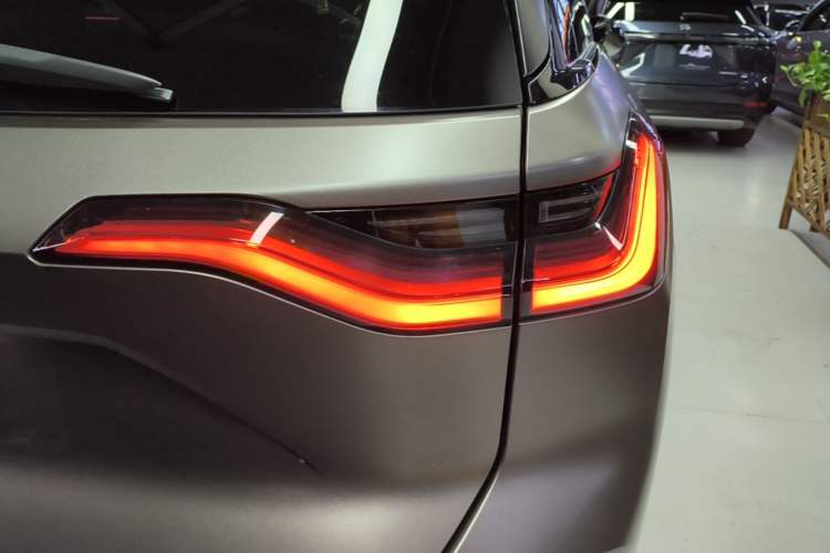 Used Nio ES8 2022 75 kWh Six-Seater Version Right Rear Taillight