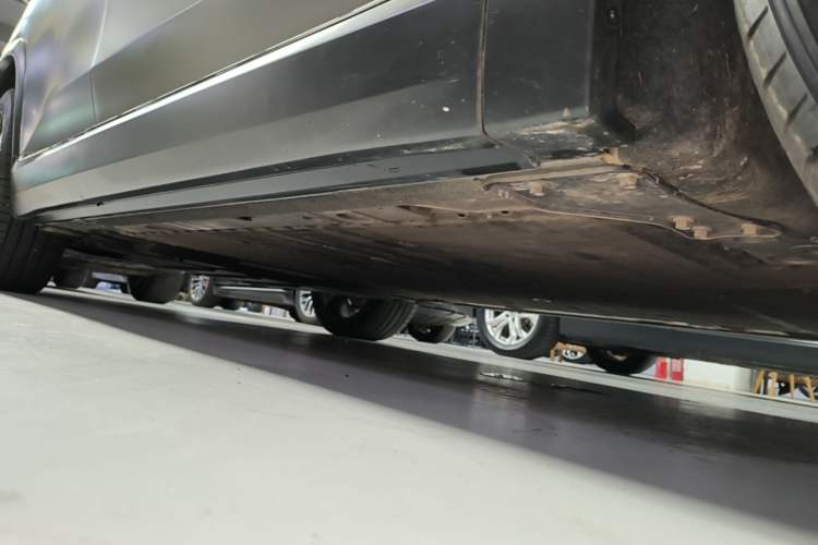 Used Nio ES8 2022 75 kWh Six-Seater Version Right Side Sill