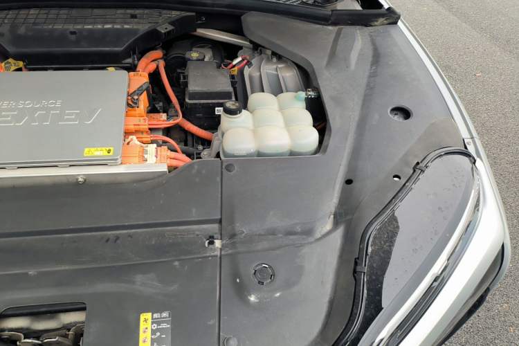 Used Nio ES8 2022 75 kWh Six-Seater Version Engine Bay Left