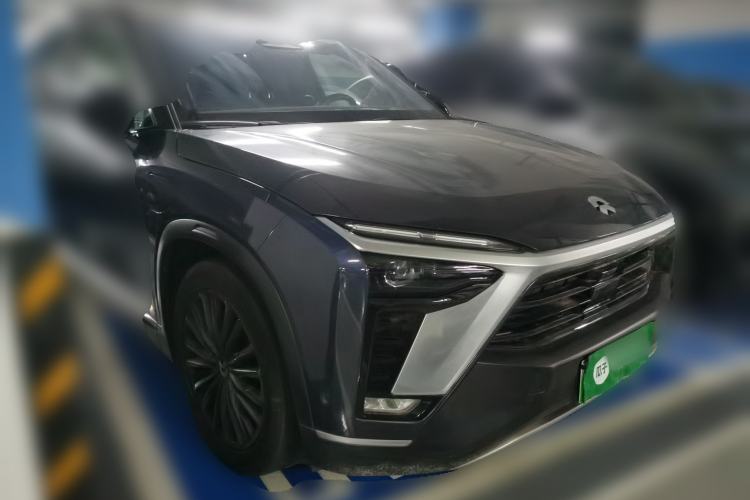 Used Nio ES8 2022 75 kWh Six-Seater Version Front Right 45 Deg